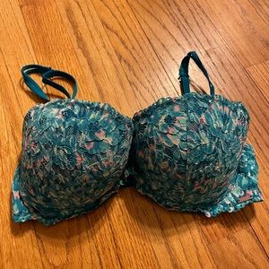 Victoria’s Secret Push-up bra size 34D